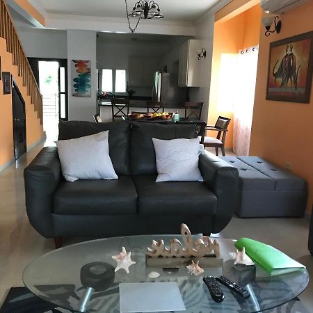 אוצ'ו ריוס Alexanders Penthouse On The Beach מראה חיצוני תמונה