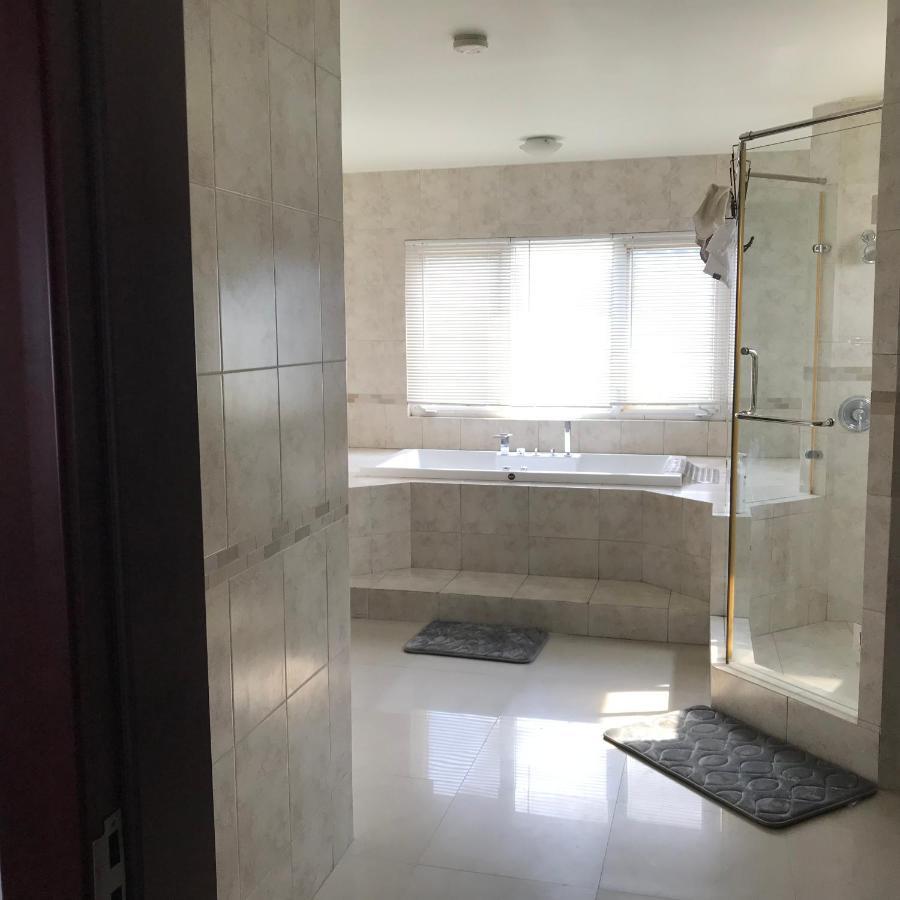 אוצ'ו ריוס Alexanders Penthouse On The Beach מראה חיצוני תמונה