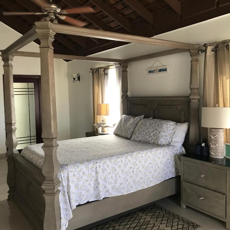 אוצ'ו ריוס Alexanders Penthouse On The Beach מראה חיצוני תמונה